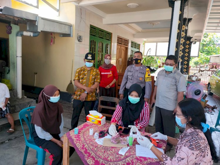 Camat Karangdowo Monitoring Penyaluran Bantuan Pangan Non Tunai (BPNT) Tahun 2021 di Desa Kupang
