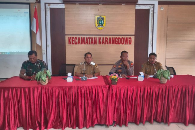 KARANGDOWO ADAKAN RAKOR PERSIAPAN  PASAR MURAH JELANG LEBARAN BERSAMA FORKOMPIMCAM DAN KEPLA DESA