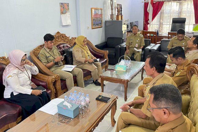 CAMAT KARANGDOWO PIMPIN RAPAT INTERNAL  EVALUASI KINERJA BULANAN JADI FOKUS UTAMA