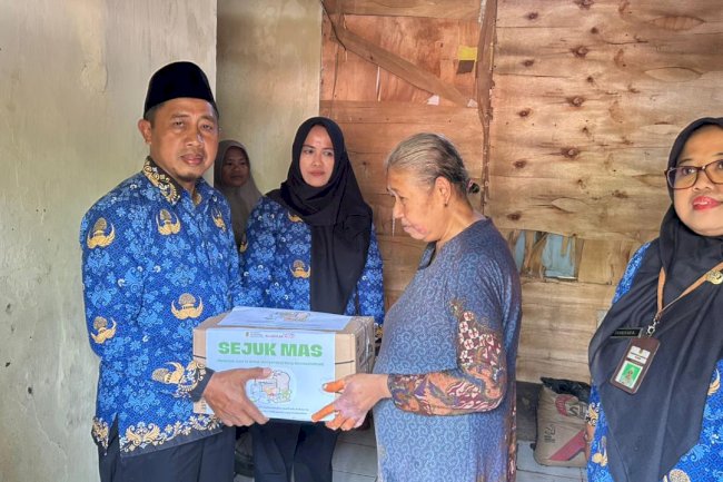 ‘ SEJUK MAS ‘  KECAMATAN KARANGDOWO SALURKAN SEDEKAH SEMBAKO UNTUK MASYARAKAT