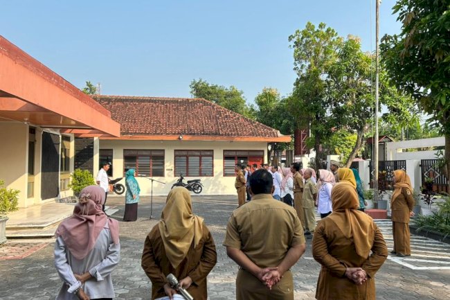 KECAMATAN KARANGDOWO TINGKATKAN INTEGRITAS DAN KERJASAMA MELALUI APEL PAGI