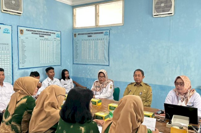 CAMAT KOORDINASI DAN EVALUASI PEMBERIAN MBG PADA B-3 di WILAYAH KARANGDOWO