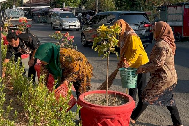 “JUMAT ASRI”  KEBERSIHAN LINGKUNGAN SUDAH MENJADI KEBUTUHAN KECAMATAN KARANGDOWO