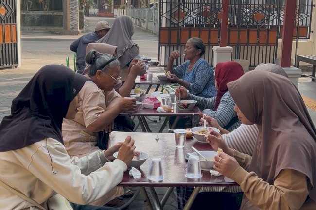 “ SABAR MAS “ CARA UNIK KECAMATAN KARANGDOWO TINGKATKAN LAYANAN DENGAN AJAK SARAPAN BARENG MASYARAKAT