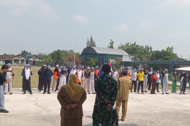 PASUKAN PASKIBRAKA KECAMATAN KARANGDOWO INTENSIF MENGIKUTI PELATIHAN
