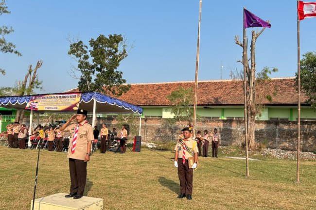 CAMAT KARANGDOWO PIMPIN UPACARA HARI PRAMUKA KE 65 TINGKAT KECAMATAN 
