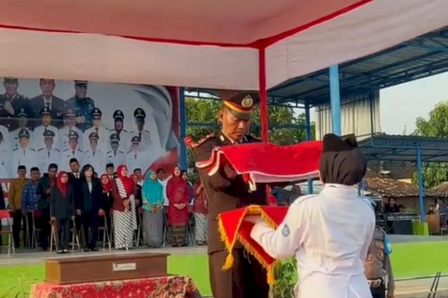 UPACARA PENURUNAN BENDERA MERAH PUTIH HUT RI KE -81 TINGKAT KECAMATAN KARANGDOWO