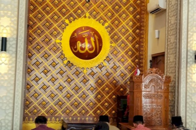 CAMAT KARANGDOWO AJAK PEGAWAINYA UNTUK MENSEGERAKAN  SHALAT WAJIB BERJAMAAH