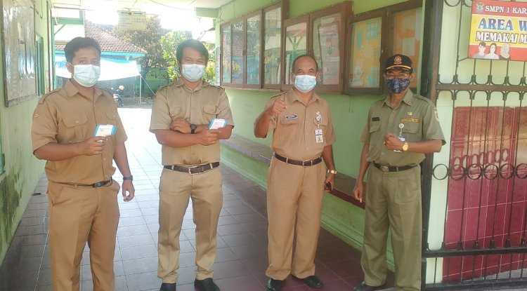 Kasi Trantib Kec. Karangdowo Pantau Pelaksanaan Ujian Sekolah SMP secara Daring / PJJ Paper Test 