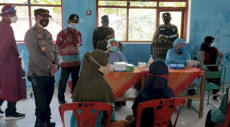 Pelaksanaan Vaksinasi Covid-19 Dosis Kedua bagi Lansia di Desa Bulusan