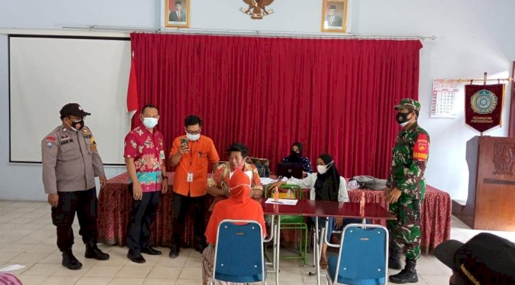 Penyaluran Bantuan Sosial Tunai (BST) Kemensos kepada 333 KPM di Kecamatan Karangdowo