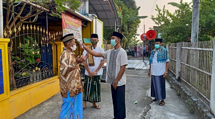 Pastikan Sesuai Prokes, Kasi Trantib Kec. Karangdowo Pantau Pelaksanaan Sholat Idul Fitri 1442 H