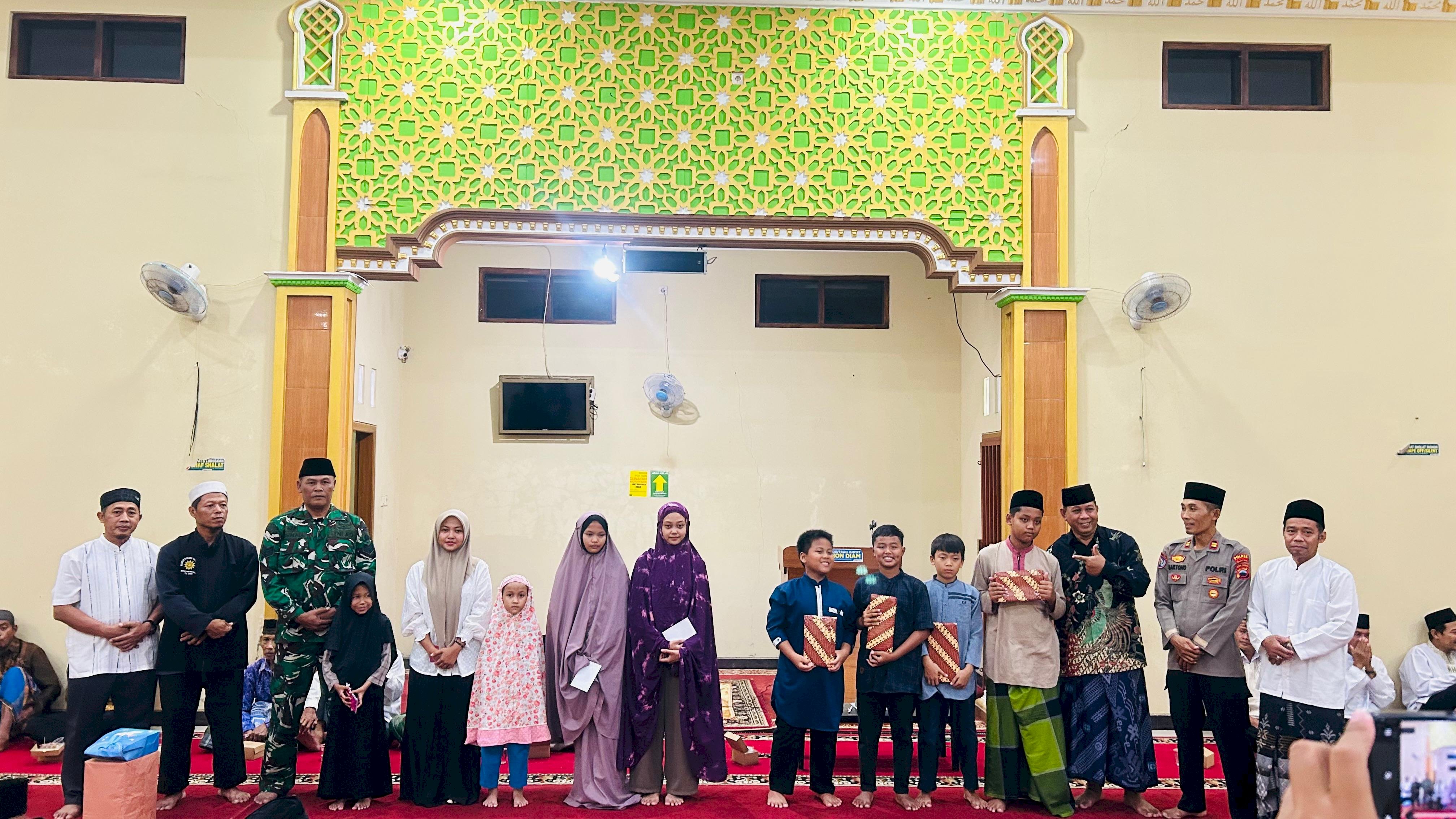 “ KARANGDOWO KOMPAK “ CAMAT AJAK BERBAGAI UNSUR ORGANISASI DAN TOKOH  TARAWIH DI MASJID JAMI’ ABU NASEER KUPANG