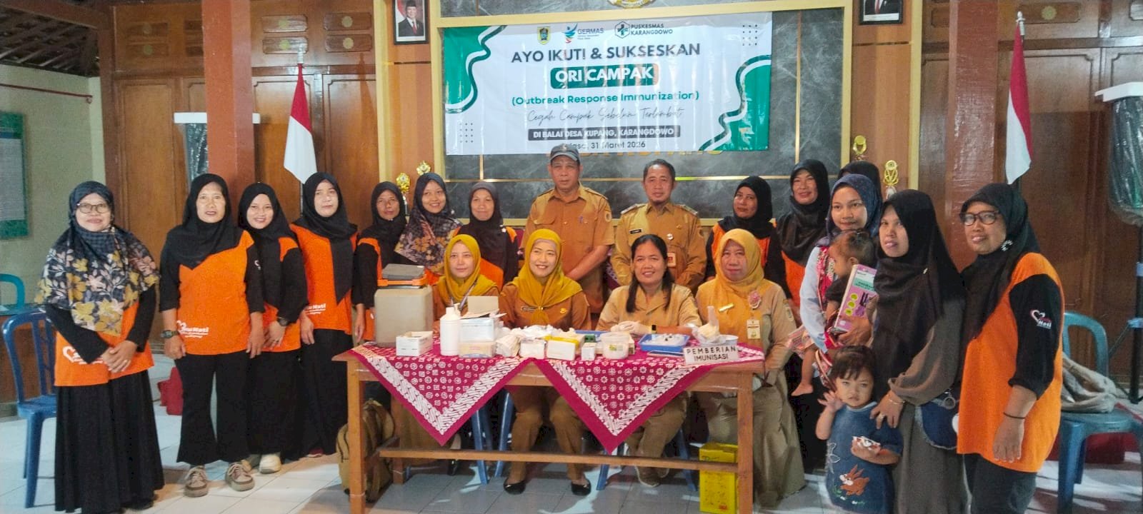 CAMAT MONITORING PELAKSANAAN IMUNISASI ORI CAMPAK DI DESA KUPANG KARANGDOWO