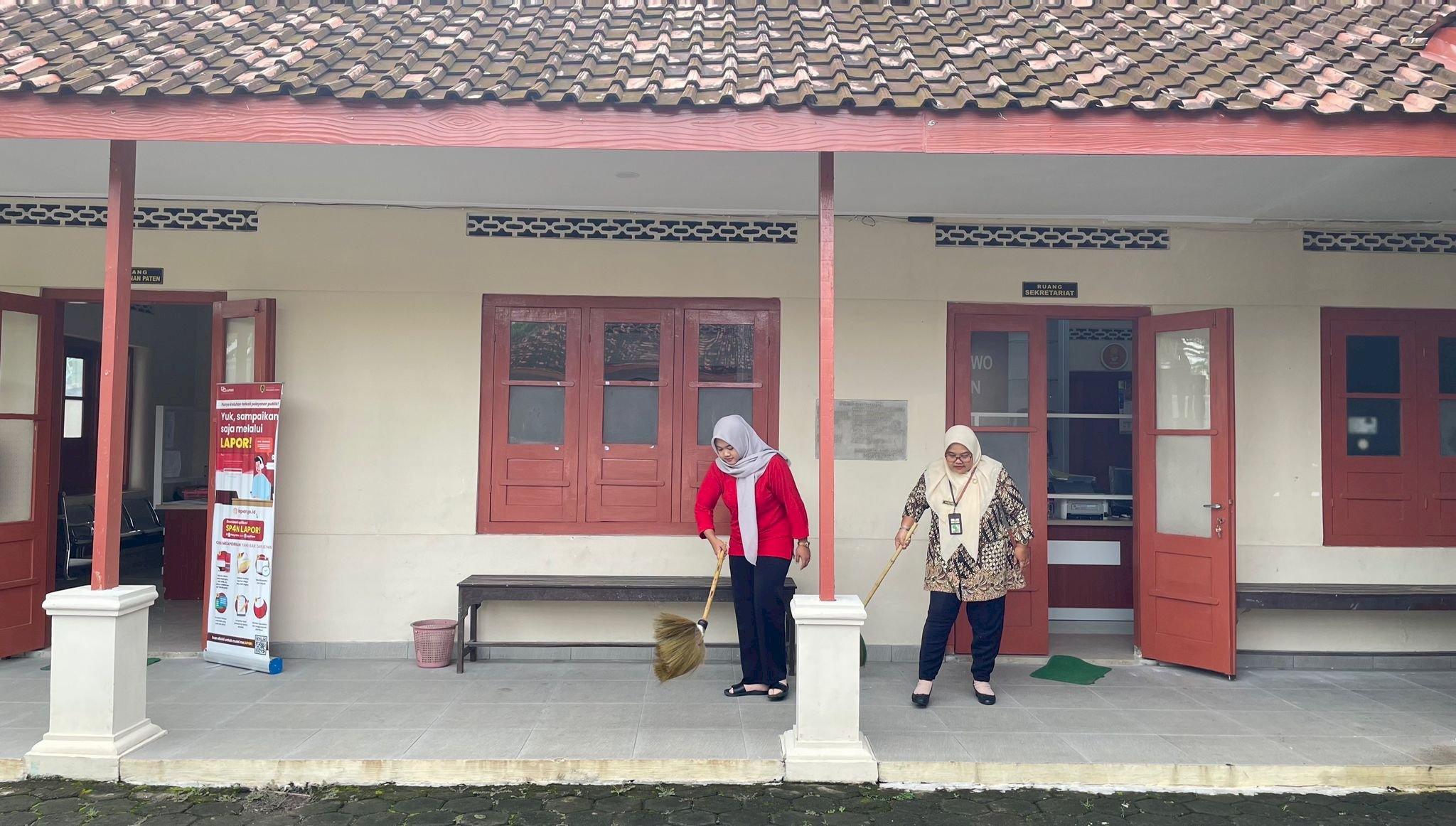 WUJUDKAN INDONESIA ASRI KARANGDOWO KERJA BAKTI SERENTAK