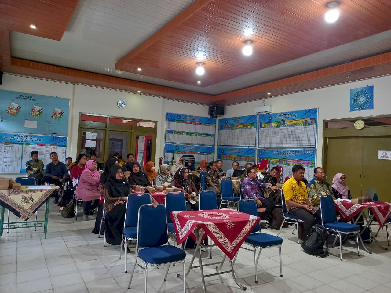 KECAMATAN KARANGDOWO ADAKAN BIMTEK SISKEUDES BAGI BENDAHARA DESA