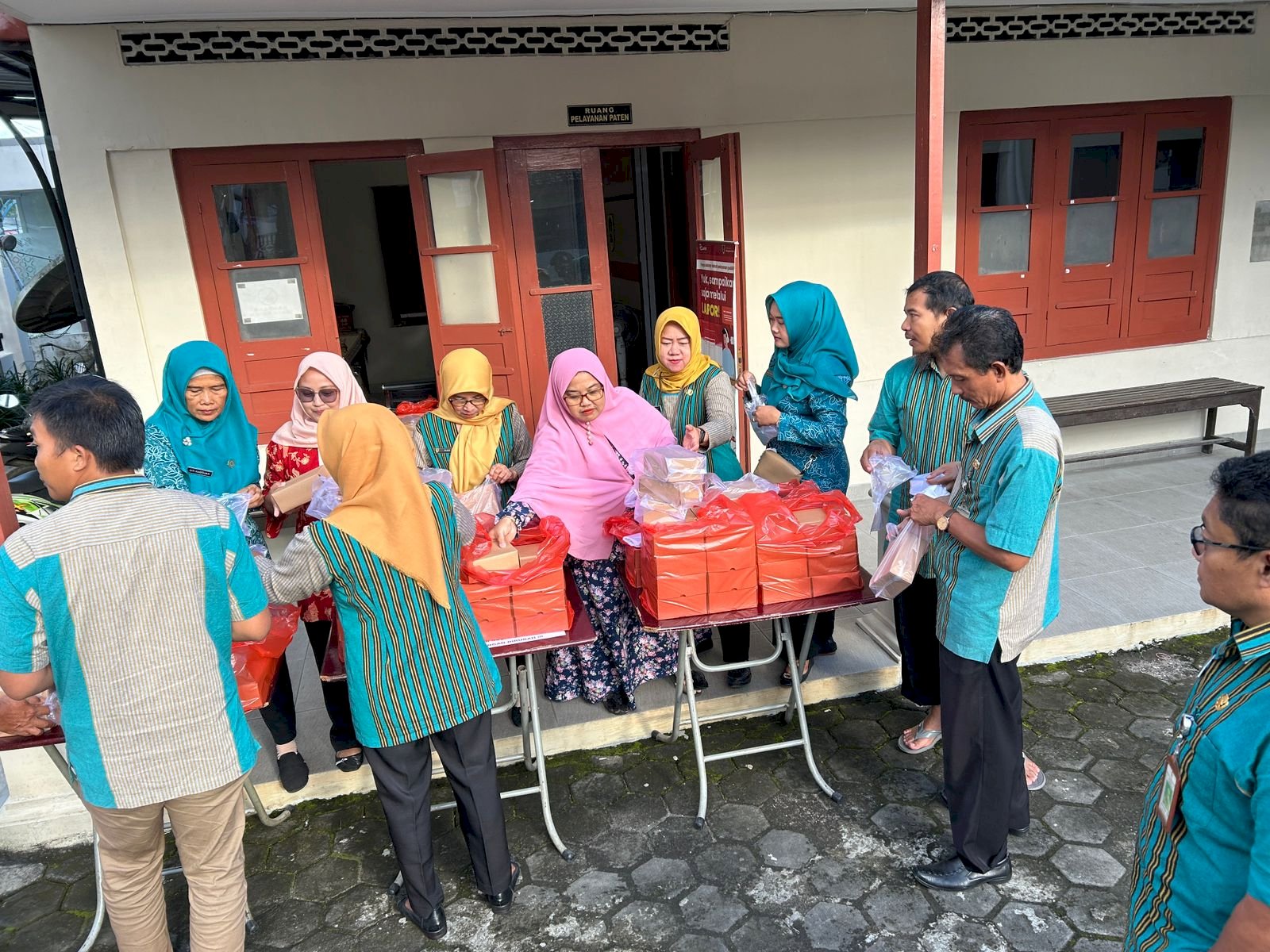 LARIS MANIS KECAMATAN KARANGDOWO BERBAGI TAKJIL RAMADHAN 1447 H / 2026 M