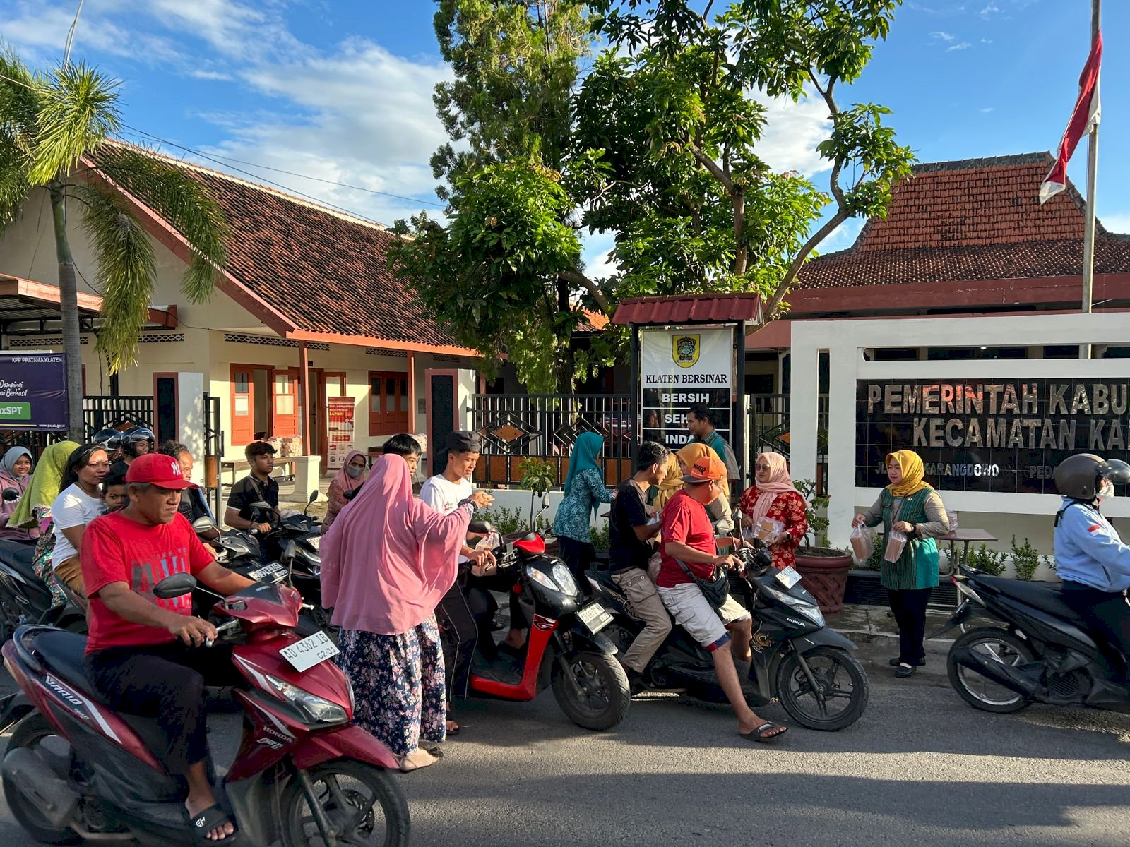 LARIS MANIS KECAMATAN KARANGDOWO BERBAGI TAKJIL RAMADHAN 1447 H / 2026 M