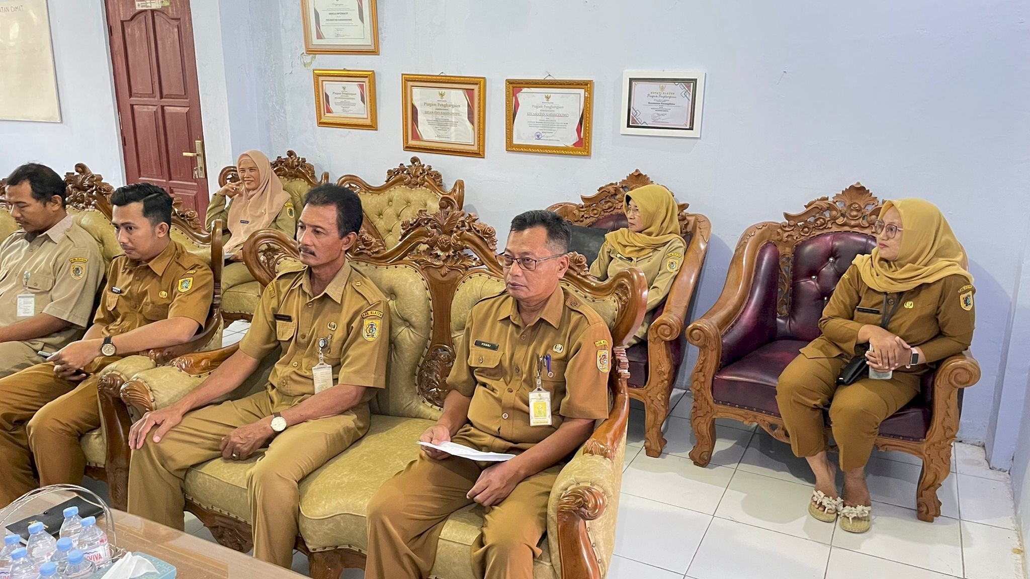 CAMAT KARANGDOWO PIMPIN RAPAT INTERNAL  EVALUASI KINERJA BULANAN JADI FOKUS UTAMA