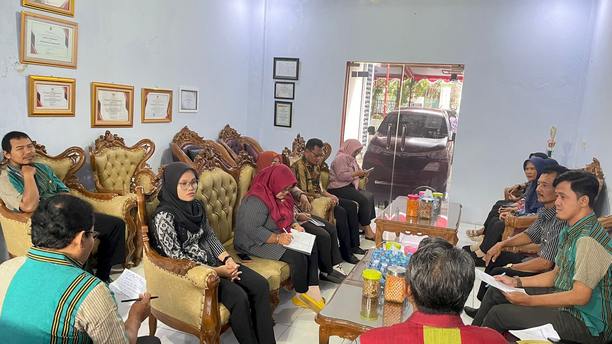  HARI PERTAMA MASUK SETELAH CUTI LEBARAN  DIPASTIKAN PELAYANAN KECAMATAN BERJALAN OPTIMAL