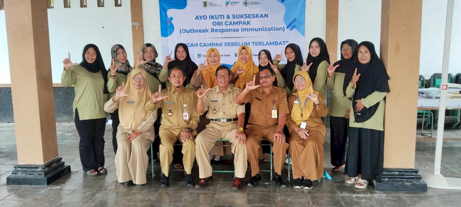 CAMAT PANTAU LANGSUNG PELAKSANAAN IMUNISASI ORI CAMPAK DI DESA TEGALAMPEL