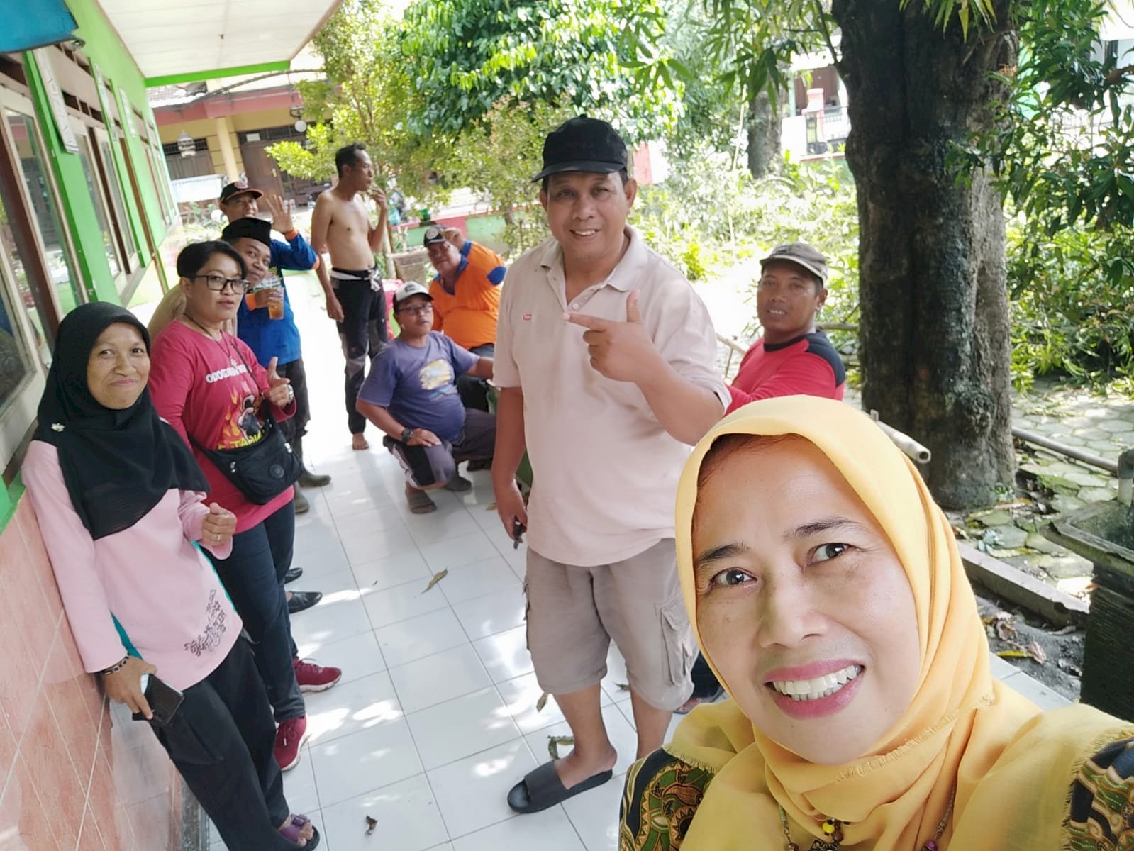 GERAK CEPAT RELAWAN KARANGDOWO TANGANI POHON TUMBANG 