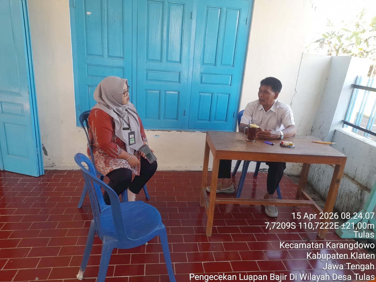 CAMAT DAN RELAWAN GERAK CEPAT LANGSUNG TINJAU LOKASI BANJIR DI KARANGDOWO