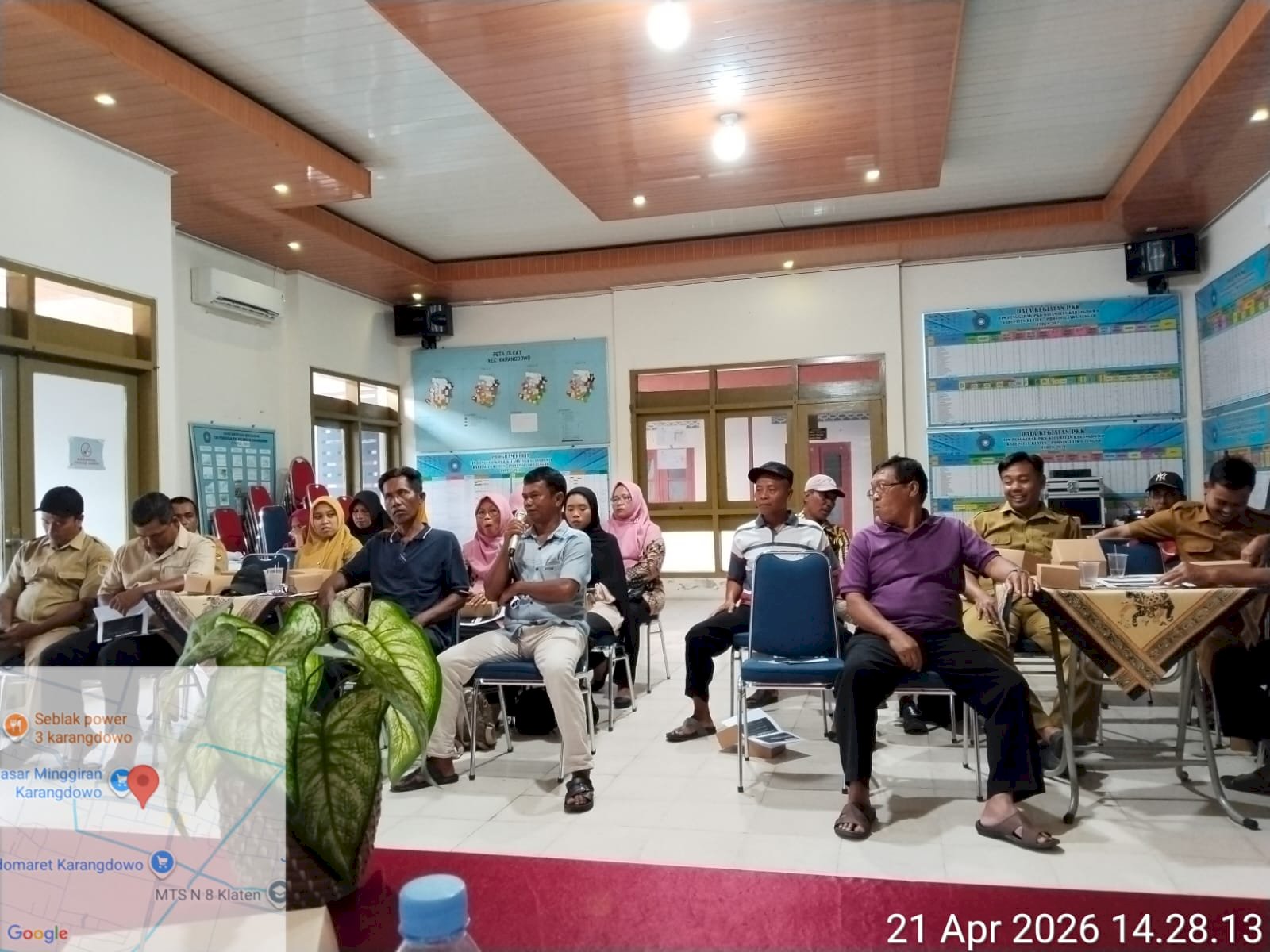 PESERTA ANTUSIAS MENGIKUTI SOSIALISASI TENTANG BPD DI KECAMATAN KARANGDOWO