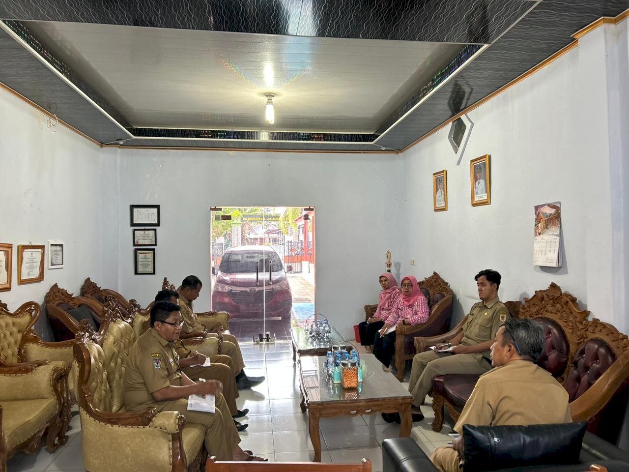 CAMAT PIMPIN RAKOR INTERNAL MEMBAHAS  PENTINGNYA ADMINISTRASI  KEUANGAN 