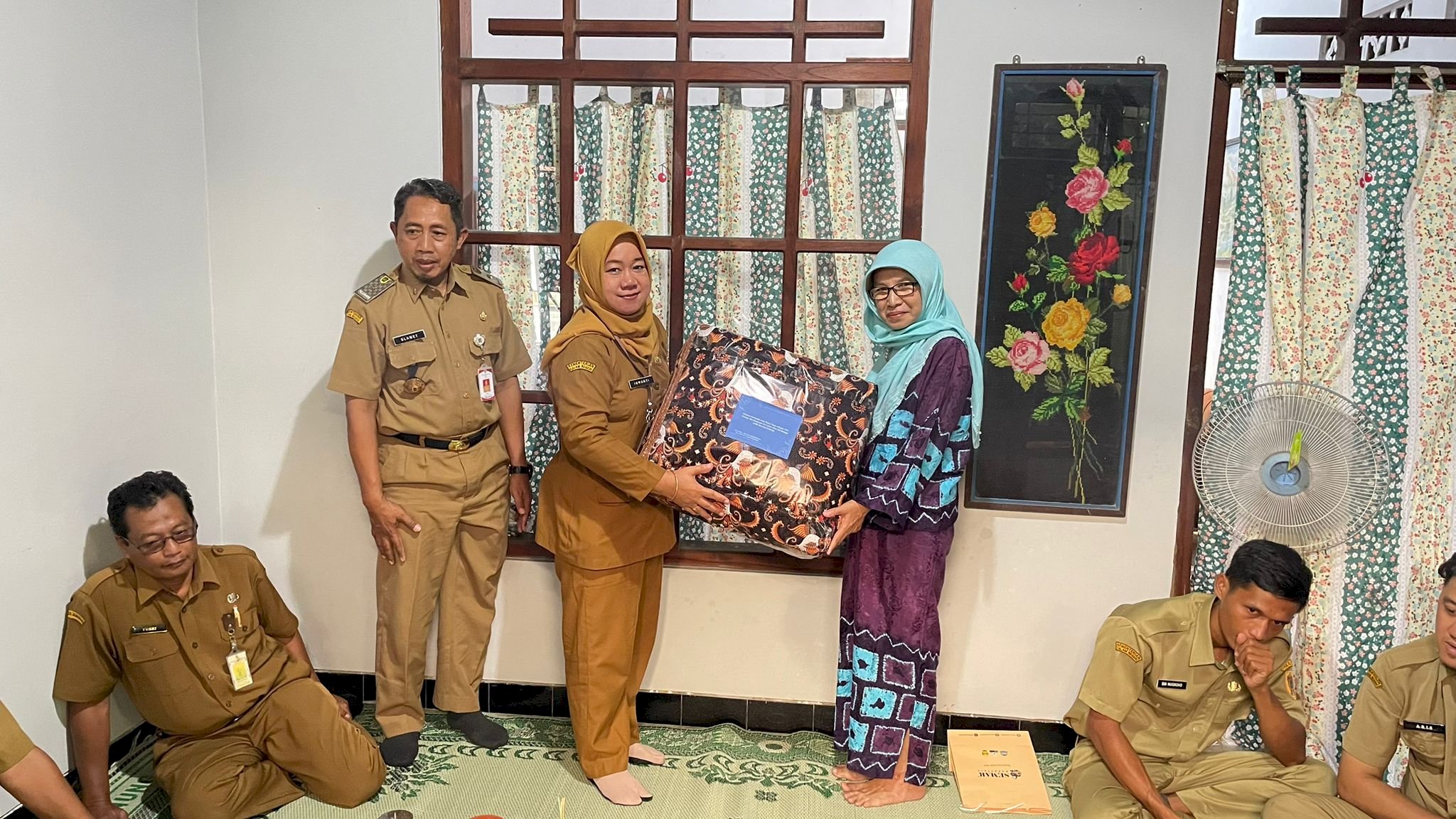 PESAN CAMAT KARANGDOWO PADA PELEPASAN PEGAWAI  YANG MEMASUKI MASA PENSIUN