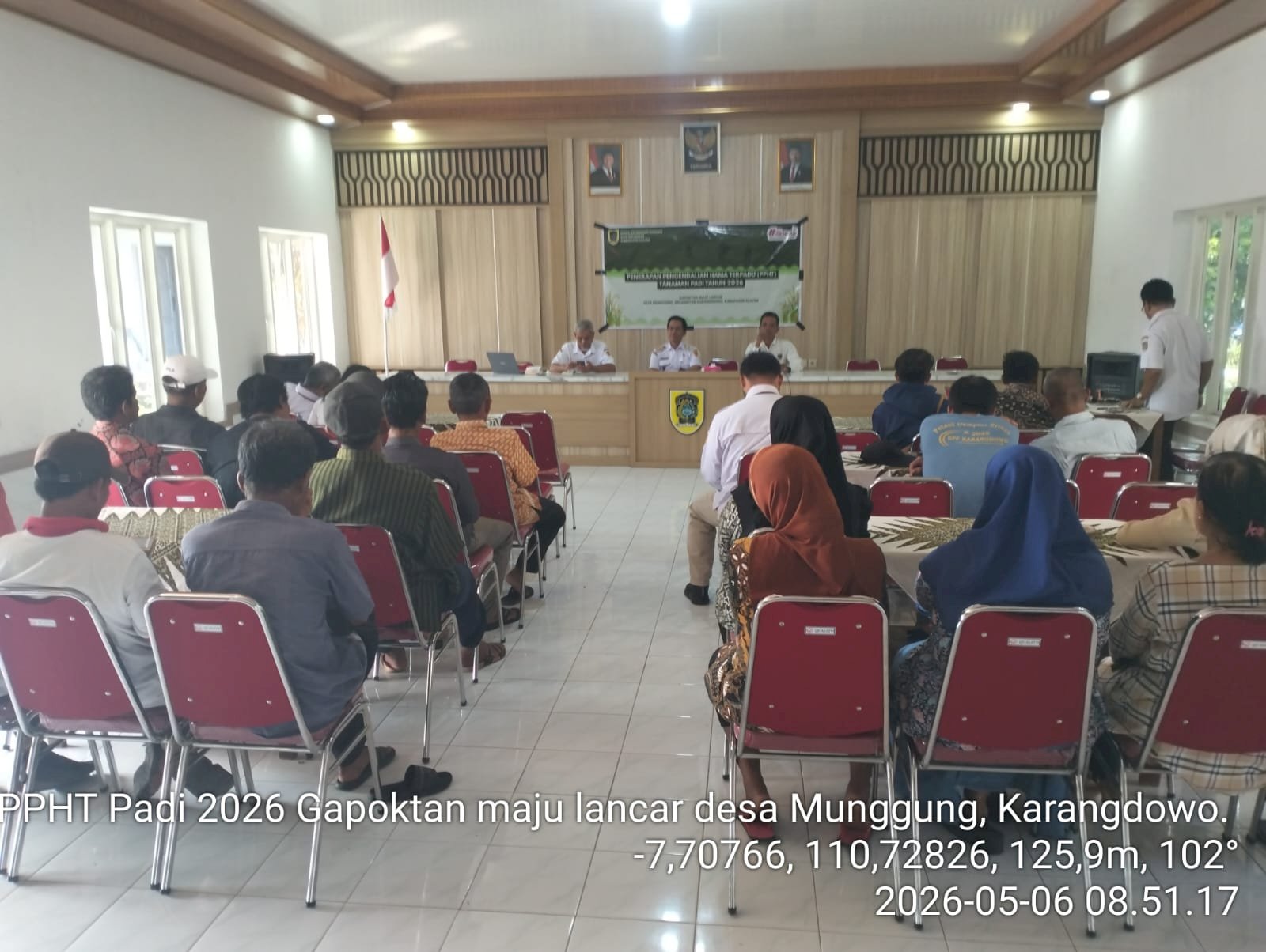 CAMAT MENDUKUNG  PENERAPAN PENGENDALIAN HAMA TERPADU ( PPHT) TANAMAN PADI DESA MUNGGUNG KARANGDOWO