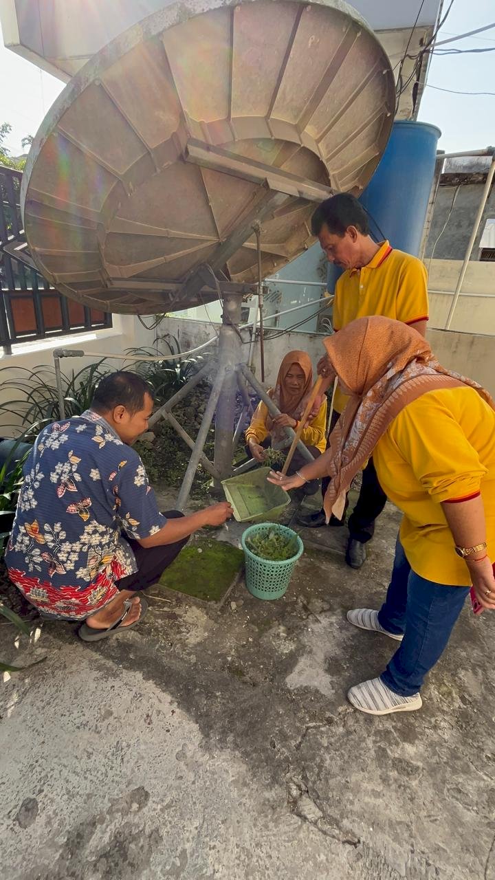 DUKUNG INDONESIA ASRI KECAMATAN KARANGDOWO ADAKAN GERAKAN  JUMAT BERSIH DAN PILAH PILIH SAMPAH