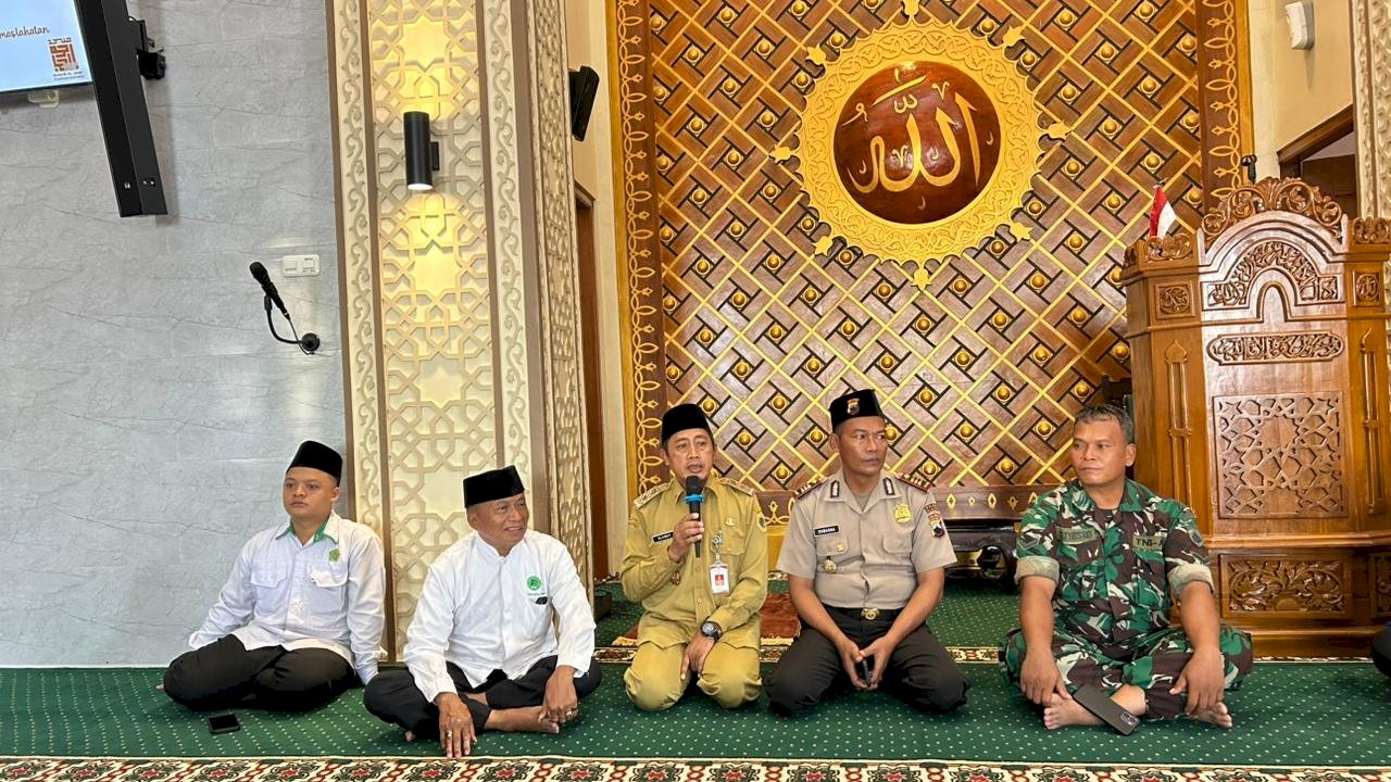 CAMAT KARANGDOWO PIMPIN PEMBERANGKATAN CALON JAMAAH HAJI  TAHUN 2026