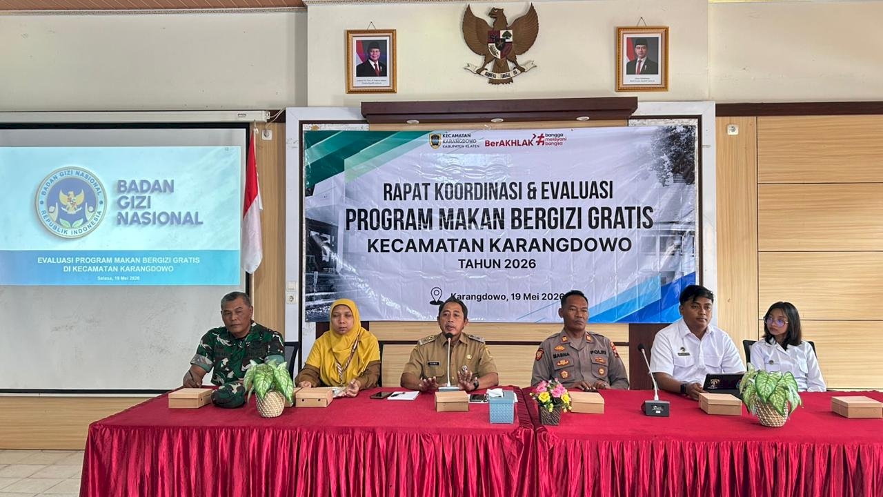 CAMAT KARANGDOWO PIMPIN RAKOR EVALUASI PELAKSANAAN MBG / SPPG  