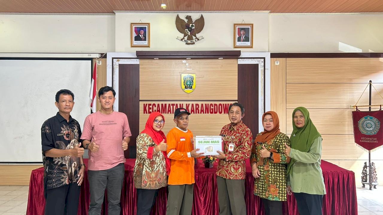 SEJUK MAS ( Sedekah Jum’at Untuk Masyarakat ) KECAMATAN KARANGDOWO BERBAGI  PADA MASYARAKAT
