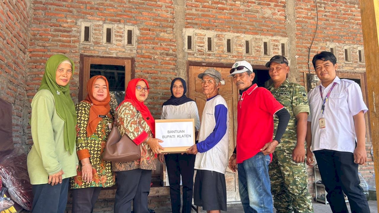 SEJUK MAS ( Sedekah Jum’at Untuk Masyarakat ) KECAMATAN KARANGDOWO BERBAGI  PADA MASYARAKAT