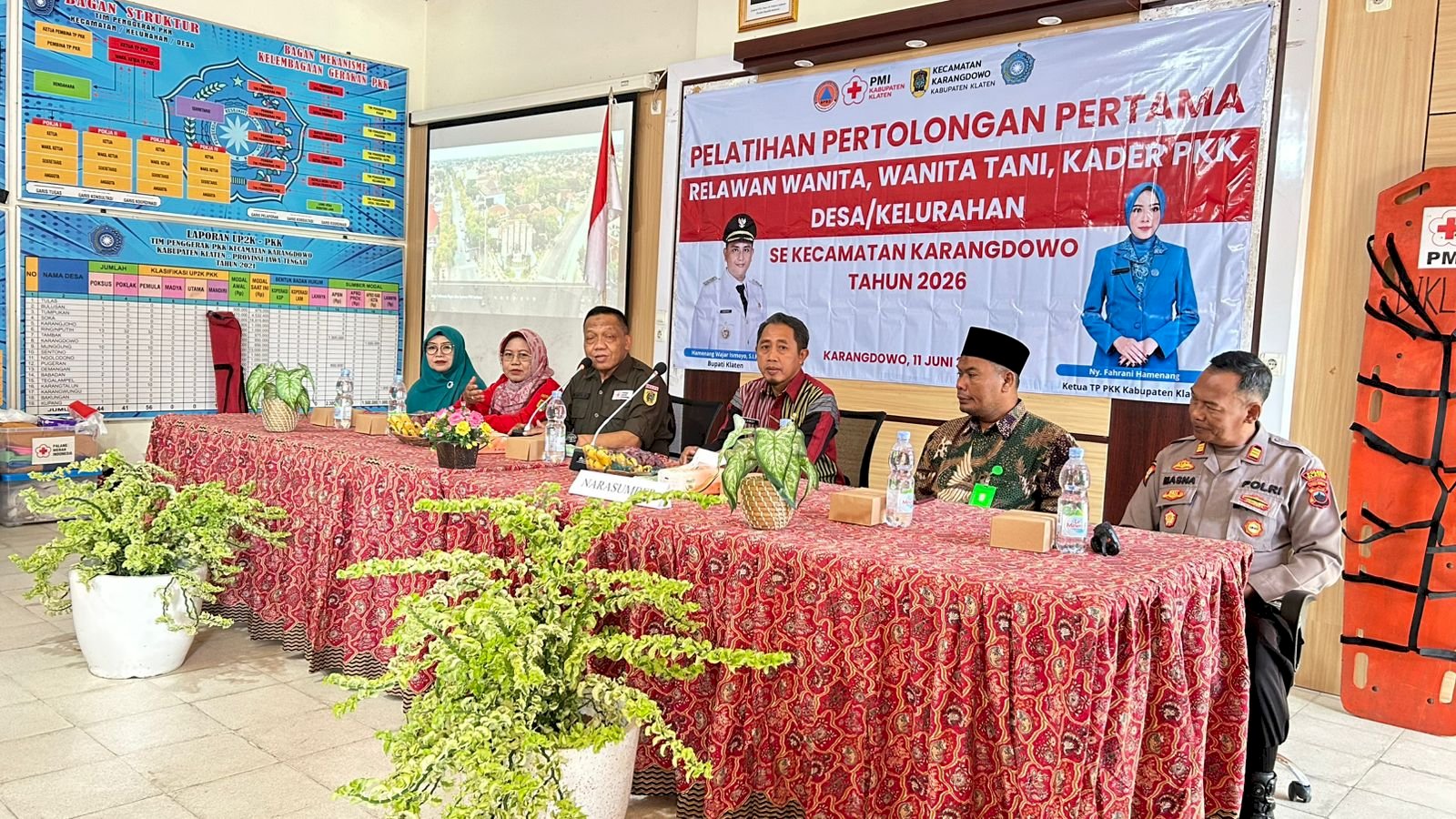 PELATIHAN PERTOLONGAN PERTAMA BAGI KADER PKK DAN RELAWAN WANITA SE-KECAMATAN KARANGDOWO