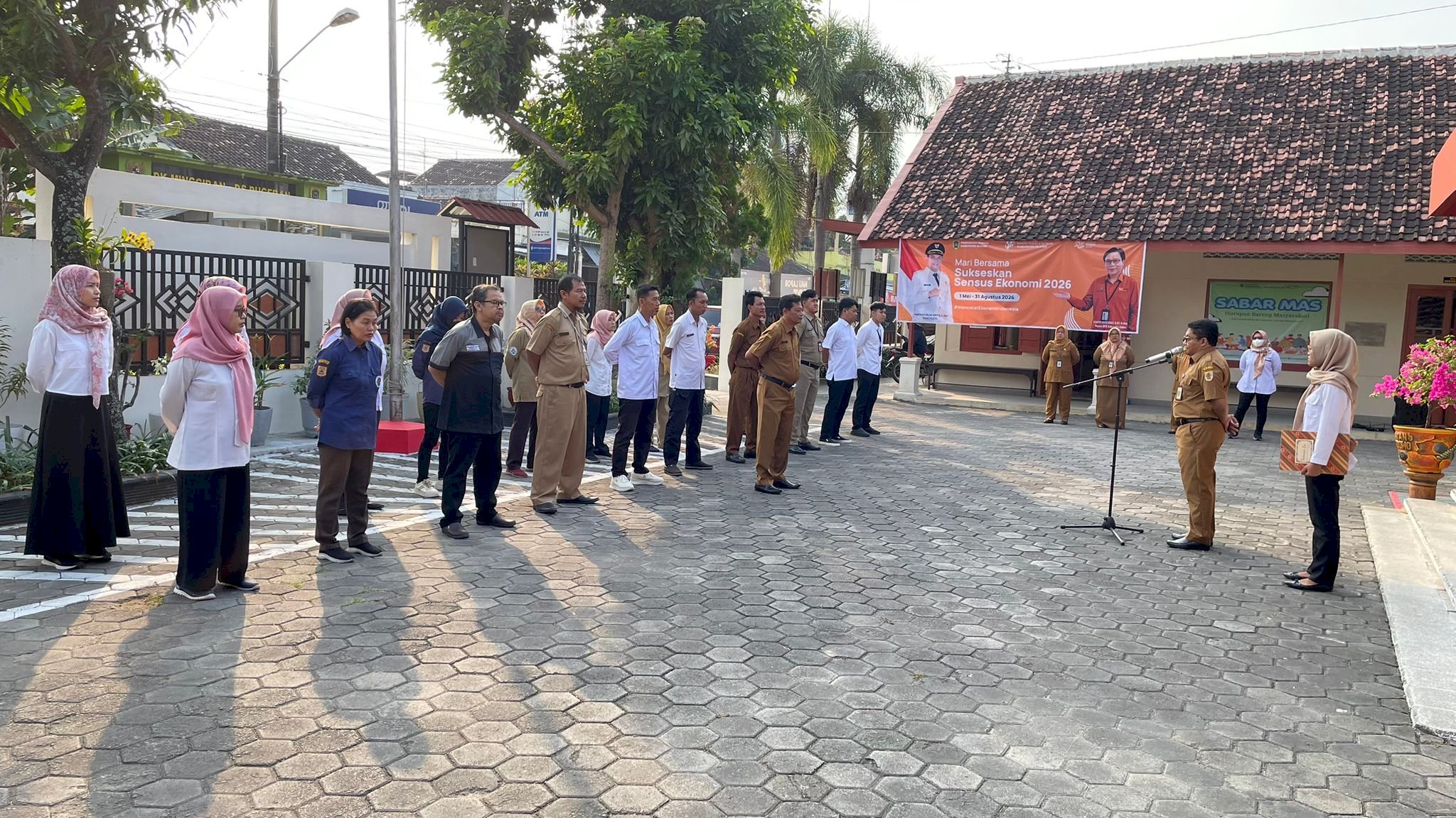 APEL PAGI MENGINGATKAN ASN HARUS BERINTEGRITAS DALAM MENJALANKAN TUGAS PALAYAN MASYARAKAT