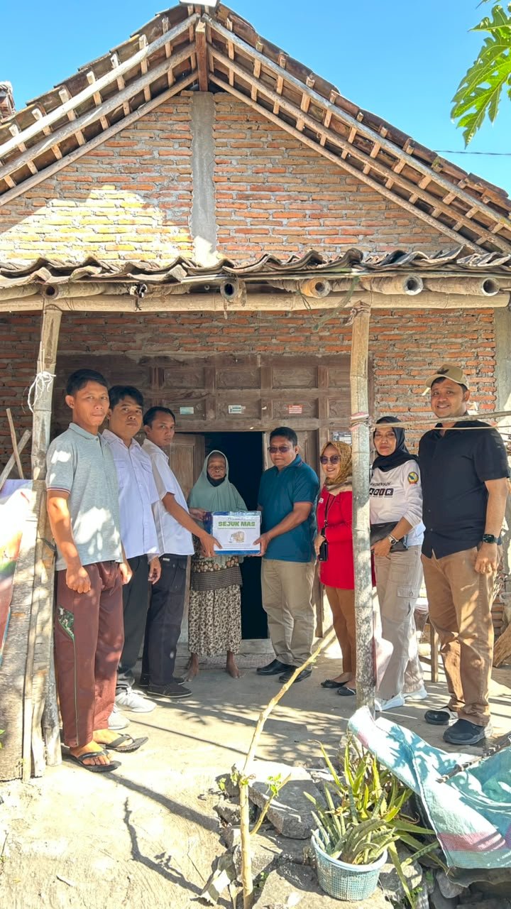 “SEJUK MAS “  KECAMATAN KARANGDOWO TERAPKAN UPAYA PENDEKATAN PADA MASYARAKAT DENGAN BERBAGI 