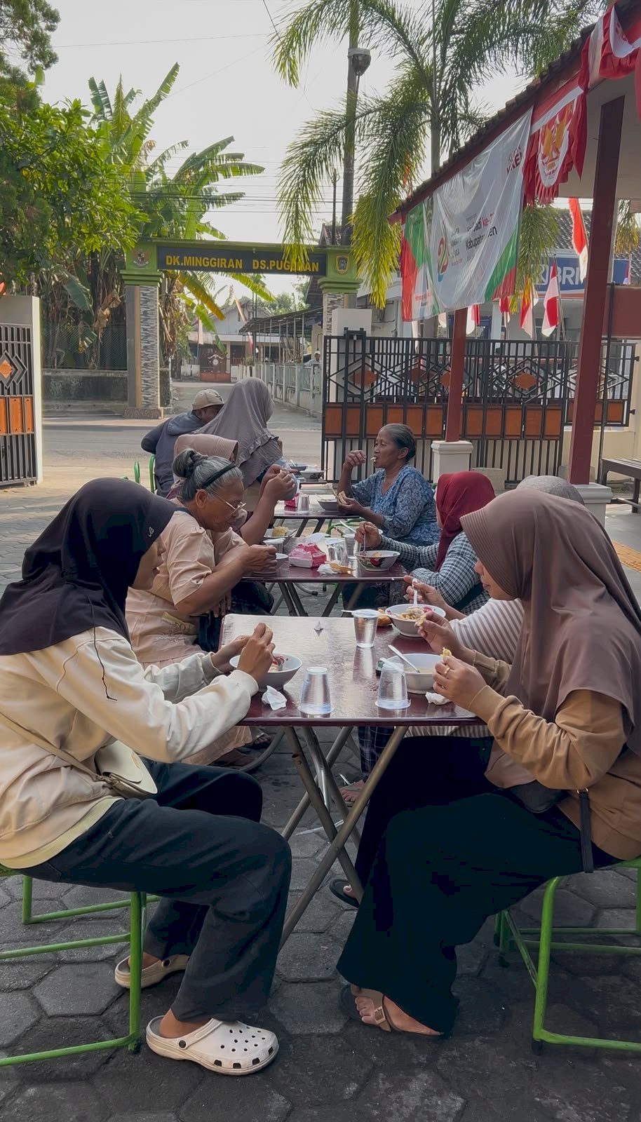 “ SABAR MAS “ CARA UNIK KECAMATAN KARANGDOWO TINGKATKAN LAYANAN DENGAN AJAK SARAPAN BARENG MASYARAKAT
