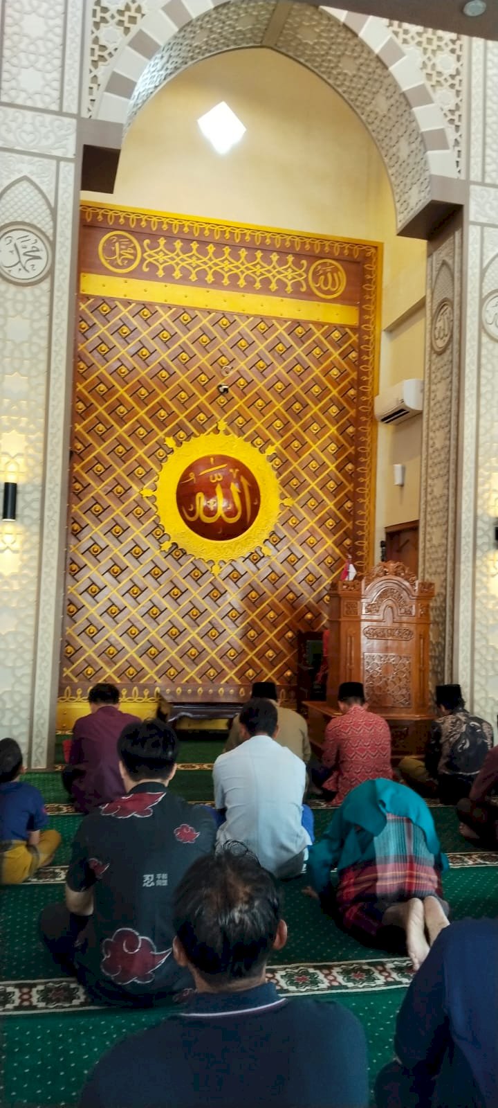 CAMAT KARANGDOWO AJAK PEGAWAINYA UNTUK MENSEGERAKAN  SHALAT WAJIB BERJAMAAH